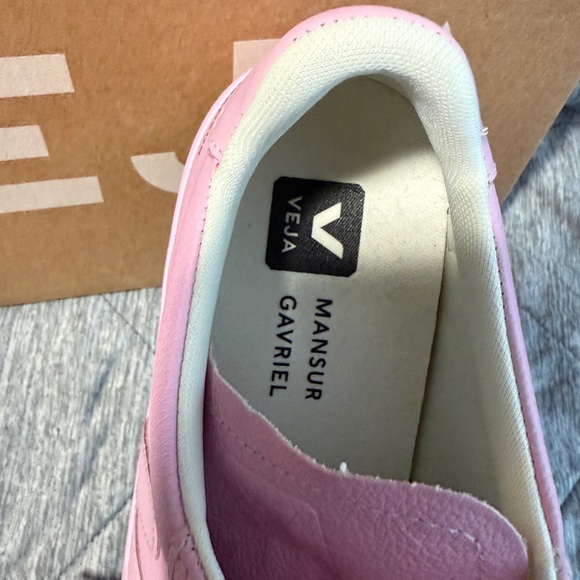 Veja x Mansur Pink Women's Sneakers - Picture 4 of 11